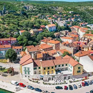 https://hotel-kanjon-zrmanje.hotelinzadar.com